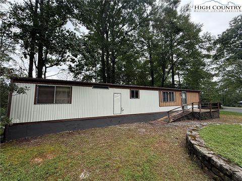 Photo of 229 Fair Park Drive, Blowing Rock, NC 28605 (MLS # 257428)