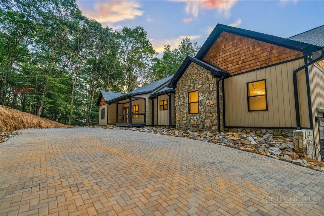 182 Skyland Trail