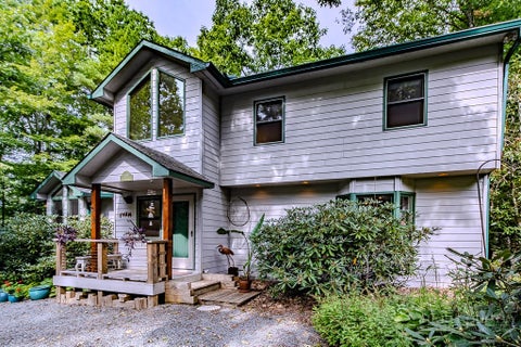 Photo of 169 Woodcliff Loop, Newland, NC 28657 (MLS # 264164)