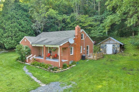 Photo of 50 Pleasantville Lane, Newland, NC 28657 (MLS # 263557)