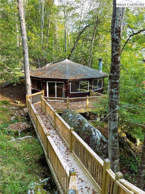 Photo of 124 Beechwood Lane Ln, Beech Mountain, NC 28604 (MLS # 255368)