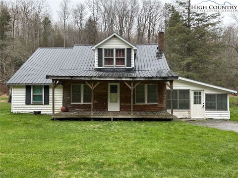 Photo of 5592 Nc Highway 194, Boone, NC 28607 (MLS # 248855)