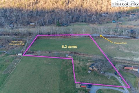 Photo of 2752 Broadstone Road, Banner Elk, NC 28604 (MLS # 259836)