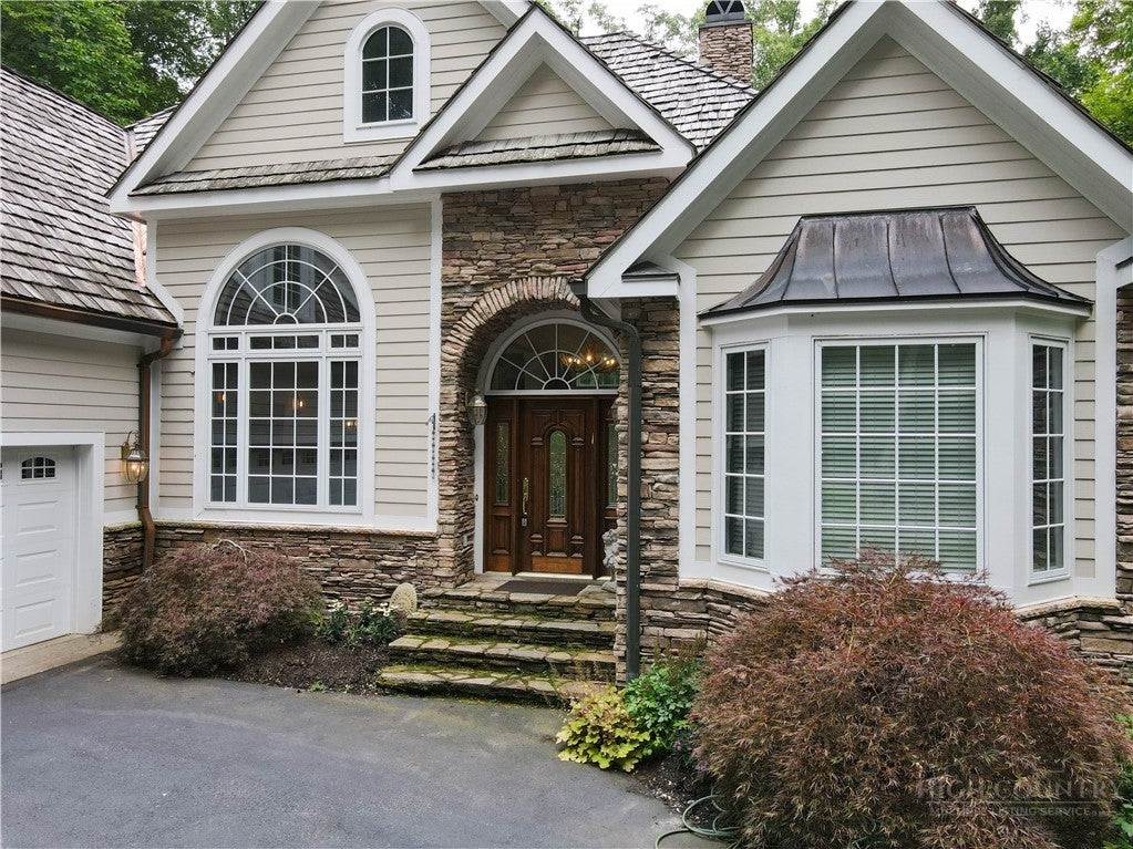 610 Rock Ledge Lane