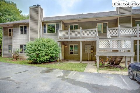 Photo of 200 Pilgrims Way #21, Boone, NC 28607 (MLS # 259555)