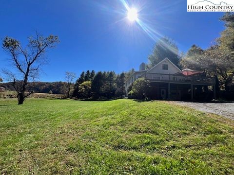 Photo of 567 Daniel Daughters Drive, West Jefferson, NC 28694 (MLS # 258332)