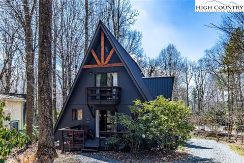 Photo of 20 Lady Slipper Loop, Newland, NC 28657 (MLS # 260820)