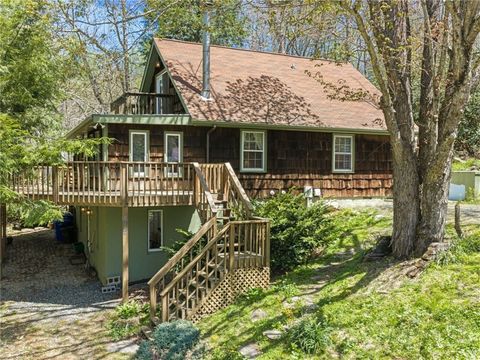 Photo of 615 Leisure Acres Lane, Boone, NC 28607 (MLS # 261303)