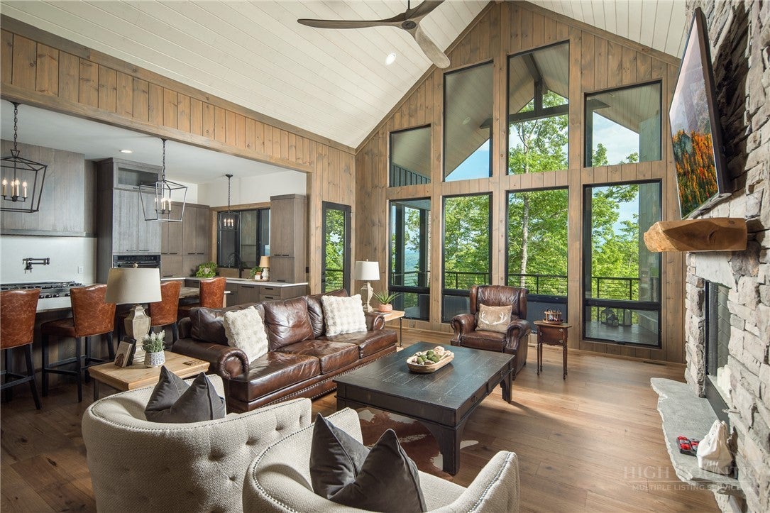 228 Lobelia Lane