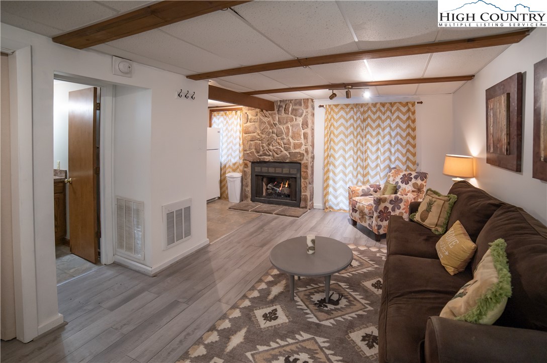 Banner Elk, North Carolina 28604, United States, ,1 BathroomBathrooms,Residential,Active,117638