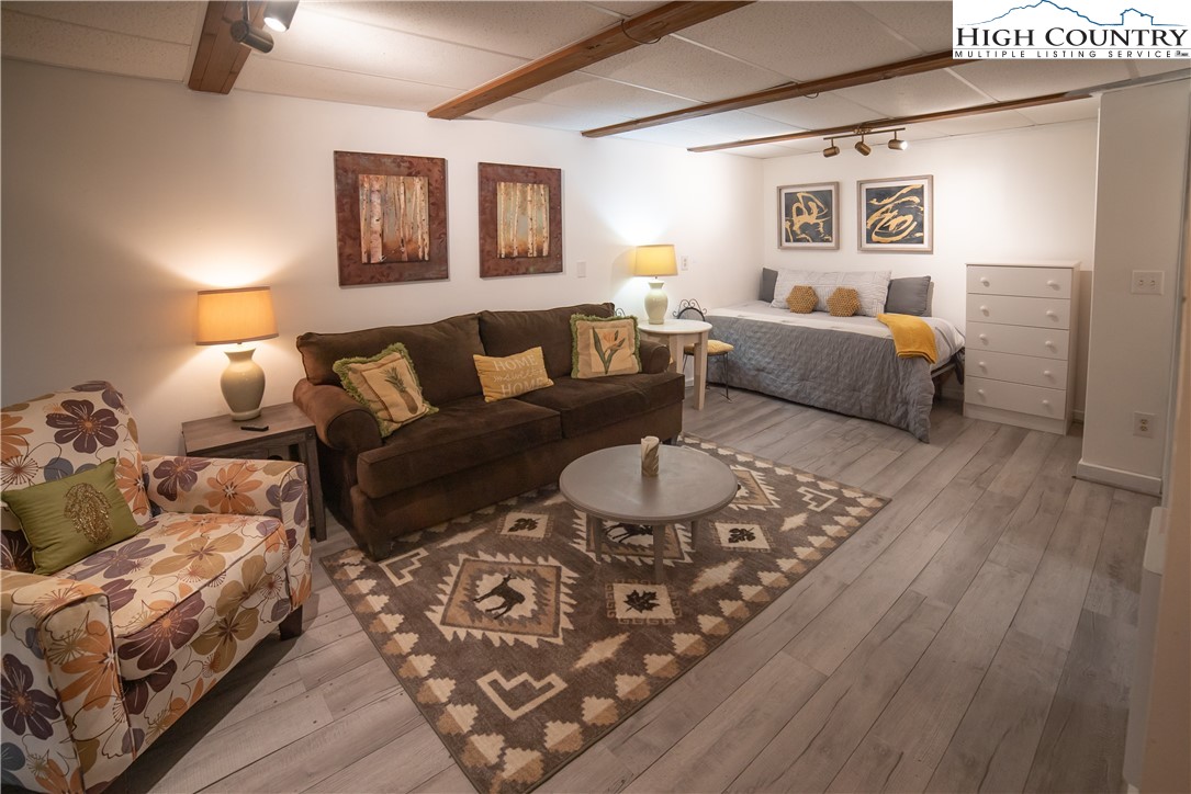 Banner Elk, North Carolina 28604, United States, ,1 BathroomBathrooms,Residential,Active,117638