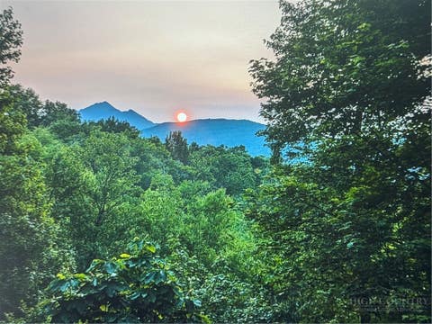 Photo of 104 Bluminway Circle, Linville, NC 28646 (MLS # 262992)