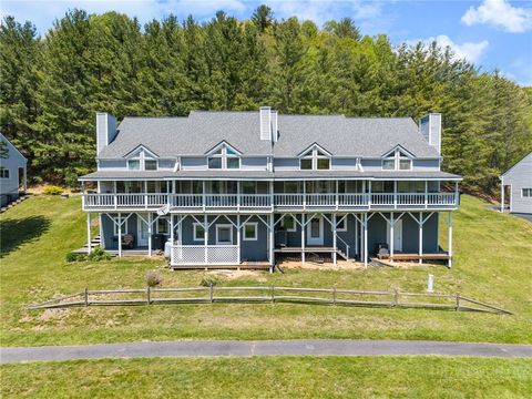 Photo of 206 Mountain Club Drive #E3, Vilas, NC 28692 (MLS # 259305)