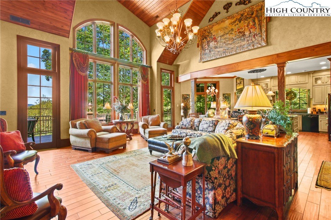 Boone, North Carolina 28607, United States, 4 Bedrooms Bedrooms, ,6 BathroomsBathrooms,Residential,Active,118334