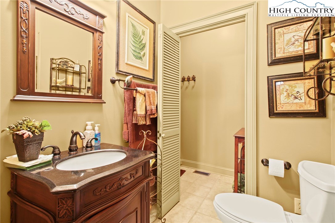 Boone, North Carolina 28607, United States, 4 Bedrooms Bedrooms, ,6 BathroomsBathrooms,Residential,Active,118334