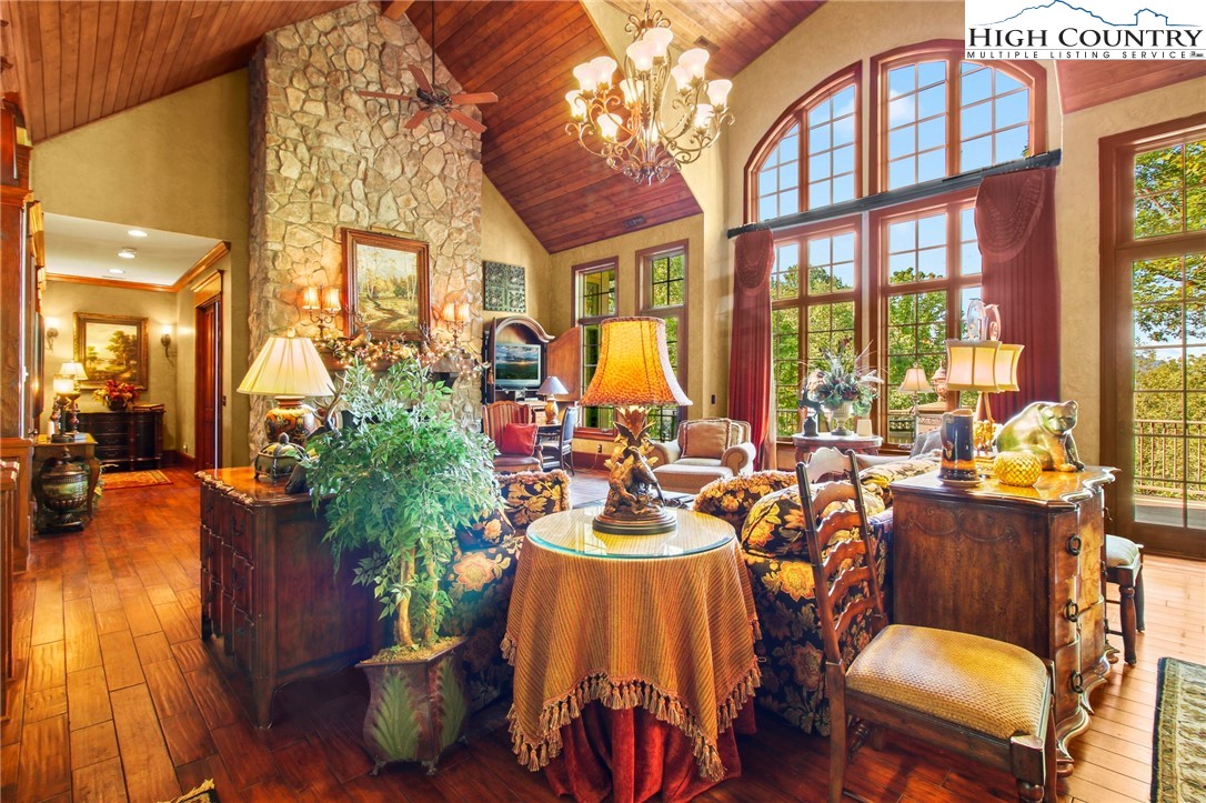 Boone, North Carolina 28607, United States, 4 Bedrooms Bedrooms, ,6 BathroomsBathrooms,Residential,Active,118334