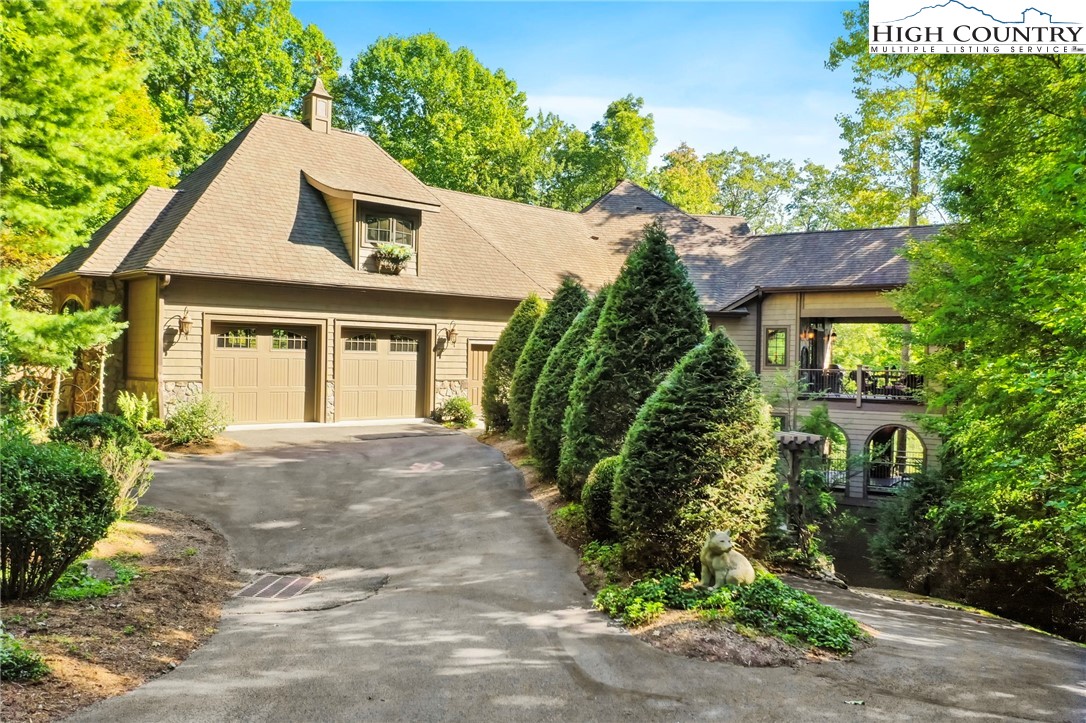 Boone, North Carolina 28607, United States, 4 Bedrooms Bedrooms, ,6 BathroomsBathrooms,Residential,Active,118334