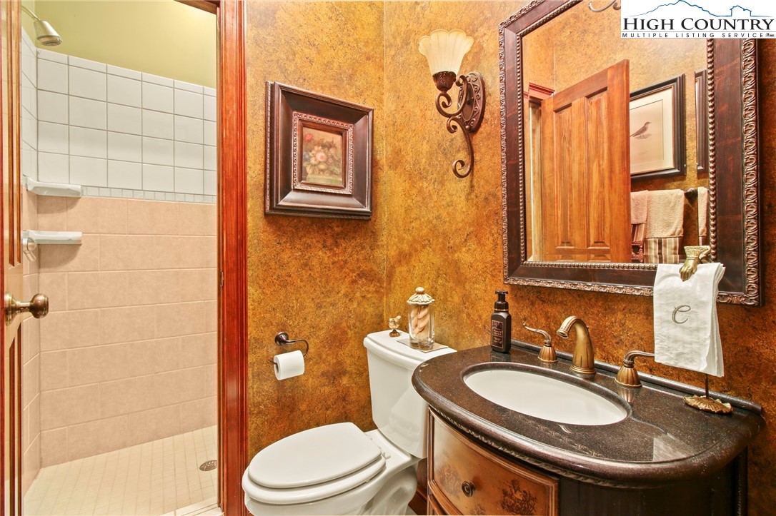 Boone, North Carolina 28607, United States, 4 Bedrooms Bedrooms, ,6 BathroomsBathrooms,Residential,Active,118334