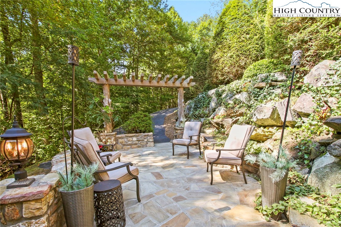 Boone, North Carolina 28607, United States, 4 Bedrooms Bedrooms, ,6 BathroomsBathrooms,Residential,Active,118334