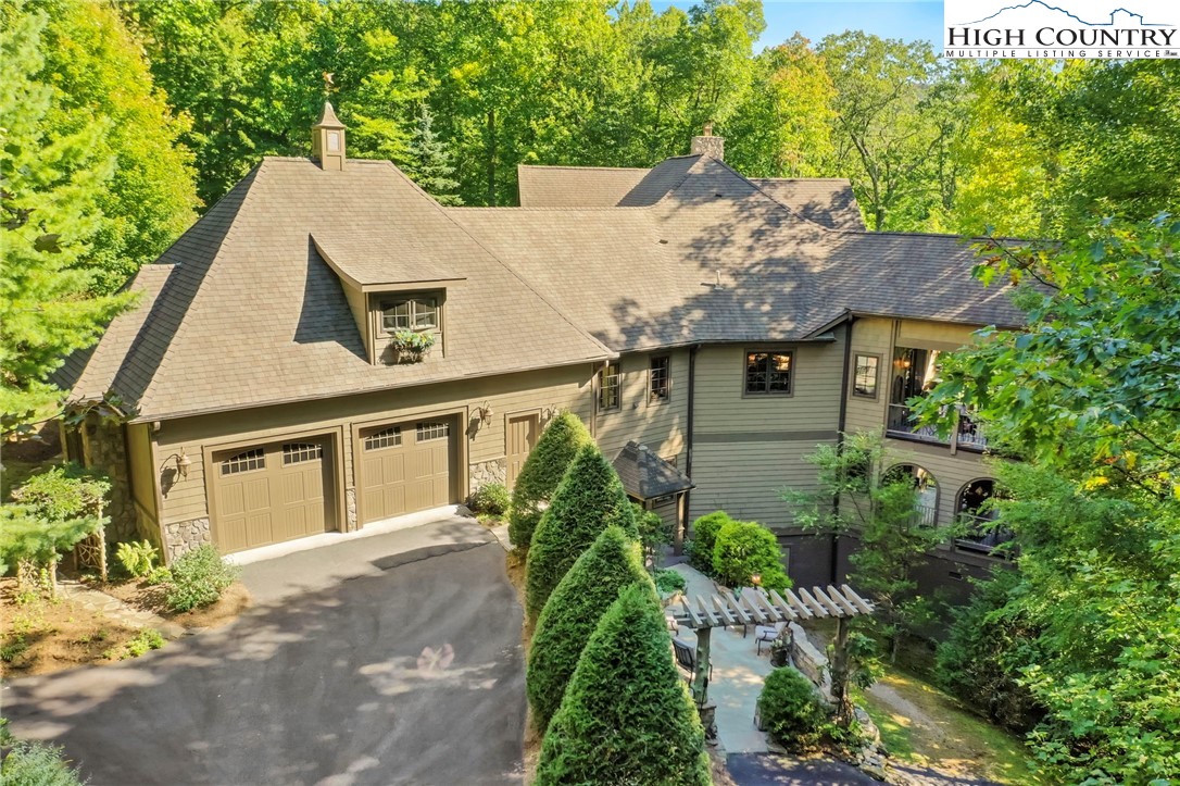 Boone, North Carolina 28607, United States, 4 Bedrooms Bedrooms, ,6 BathroomsBathrooms,Residential,Active,118334