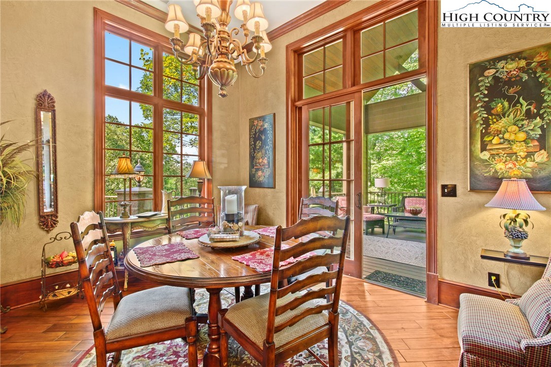 Boone, North Carolina 28607, United States, 4 Bedrooms Bedrooms, ,6 BathroomsBathrooms,Residential,Active,118334