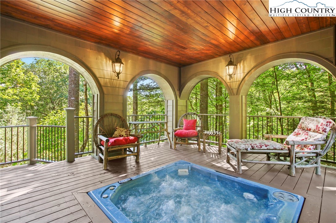 Boone, North Carolina 28607, United States, 4 Bedrooms Bedrooms, ,6 BathroomsBathrooms,Residential,Active,118334