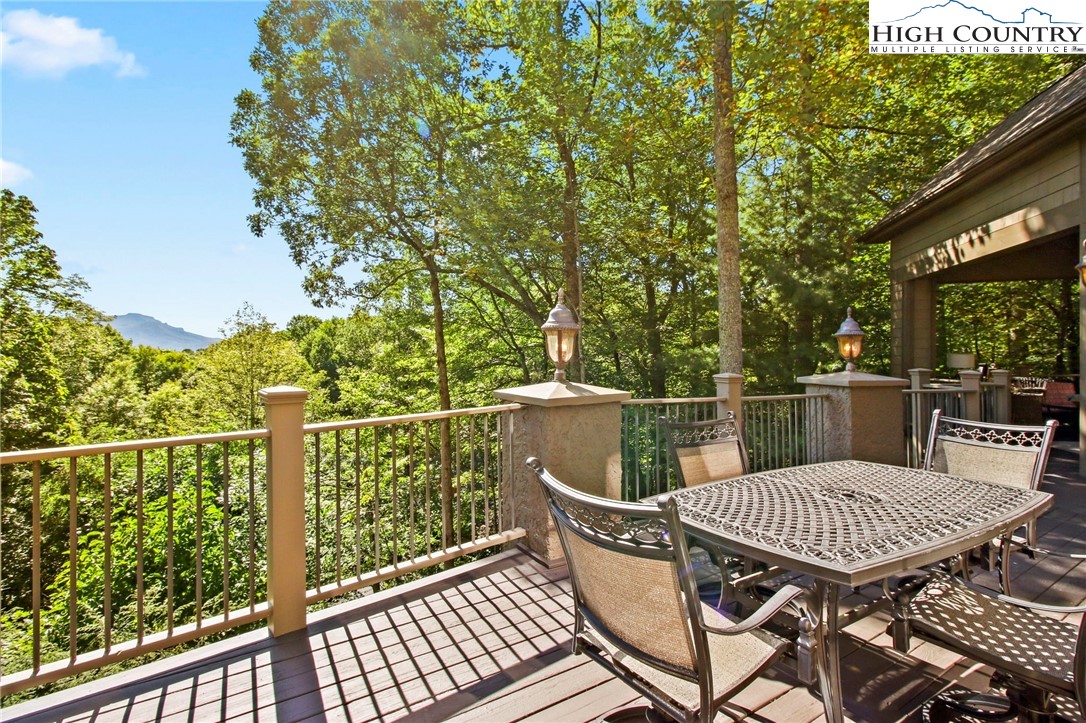 Boone, North Carolina 28607, United States, 4 Bedrooms Bedrooms, ,6 BathroomsBathrooms,Residential,Active,118334