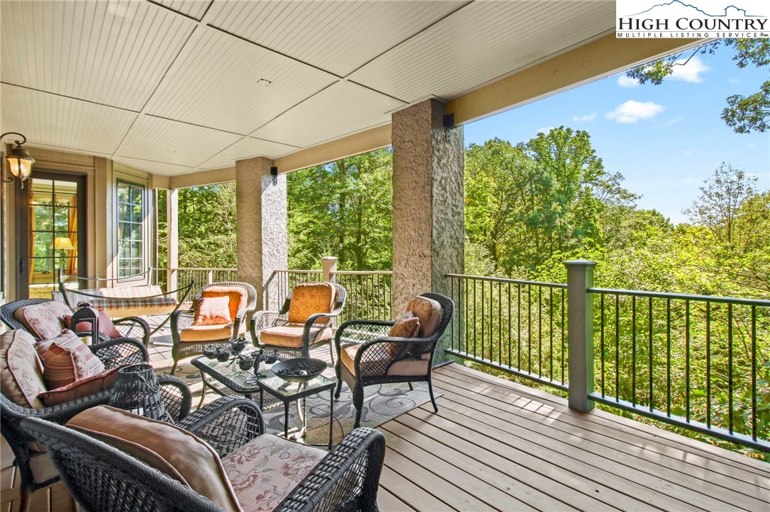 Boone, North Carolina 28607, United States, 4 Bedrooms Bedrooms, ,6 BathroomsBathrooms,Residential,Active,118334