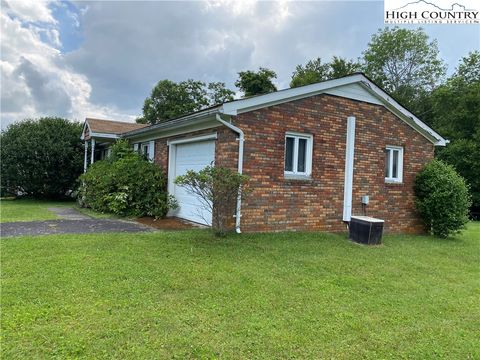 Photo of 334 Snowy Oak Road, Boone, NC 28607 (MLS # 245108)