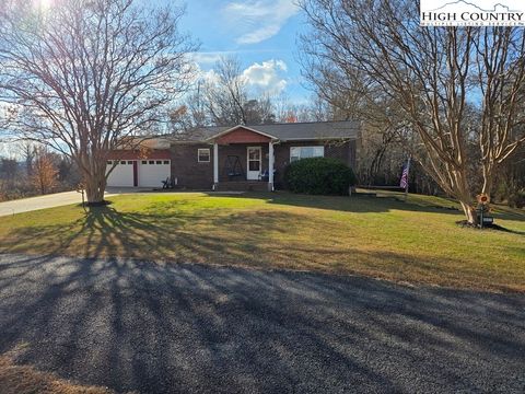 Photo of 1017 Raymond Drive, Jonesville, NC 28642 (MLS # 259188)