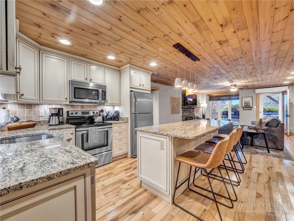 388 Skyleaf Drive B11