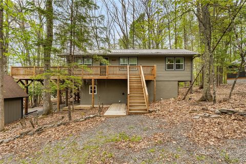 Photo of 102 Teaberry Trail, Beech Mountain, NC 28604 (MLS # 261792)