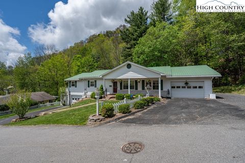 Photo of 881 Queen Street, Boone, NC 28607 (MLS # 255431)