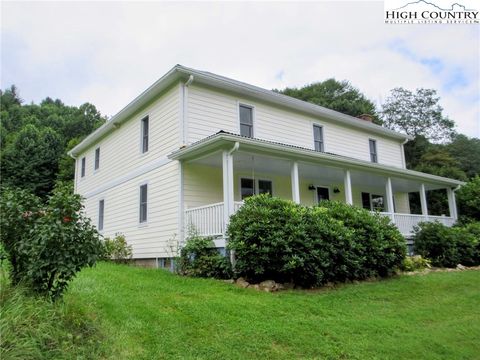 Photo of 1294 Spencer Branch Road, Lansing, NC 28643 (MLS # 257353) Photo of 1294 Spencer Branch Road, Lansing, NC 28643 (MLS # 257353)