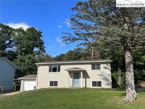 Photo of 139 Wey St St, Boone, NC 28607 (MLS # 246045)