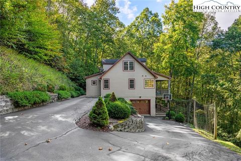 Photo of 126 Moore Mountain Road, Vilas, NC 28692 (MLS # 258408)