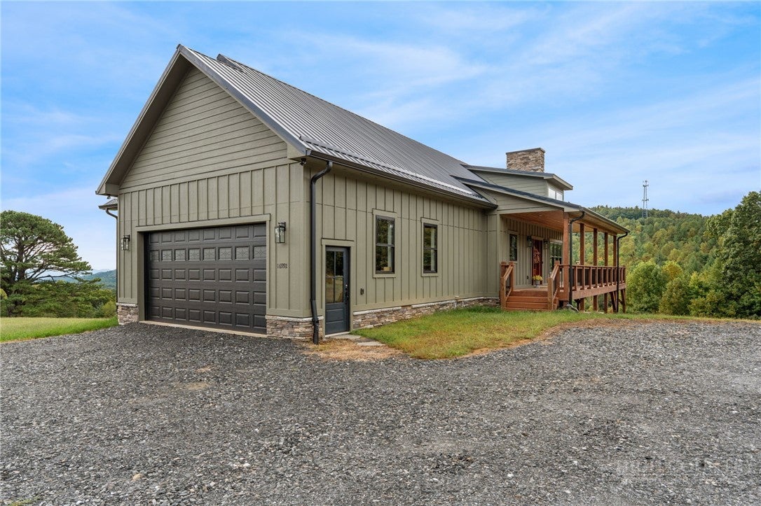 16992 W US Hwy 421