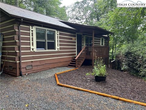 Photo of 106 Hemlock Edge, Boone, NC 28607 (MLS # 245742)