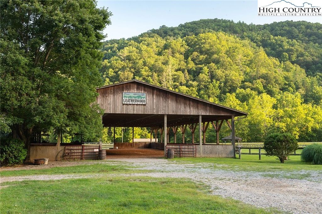 Photo of 10 Cabin Ridge Road, Ferguson, NC 28624 (MLS # 257707)