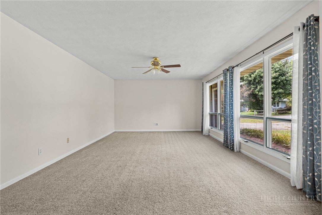 304 Evergreen. Lane