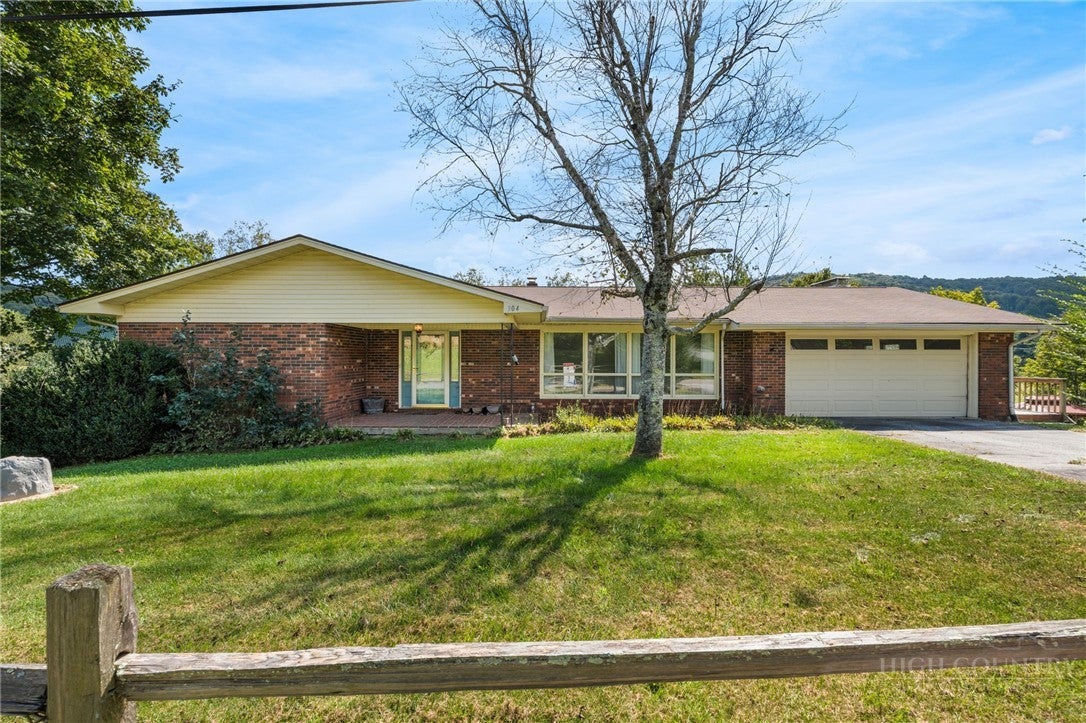 304 Evergreen. Lane