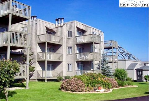 Photo of 301 Pinnacle Inn Road #1304, Beech Mountain, NC 28604 (MLS # 258304)