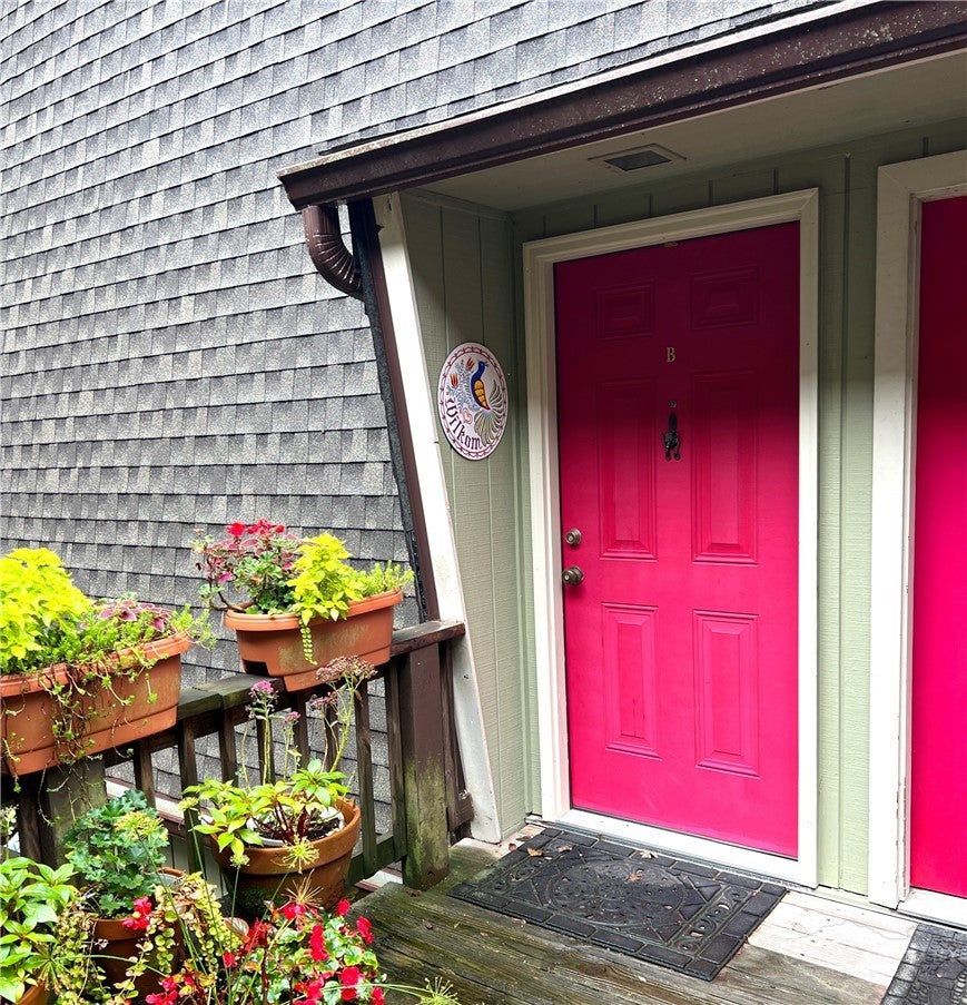 100 Hemlock Hill B