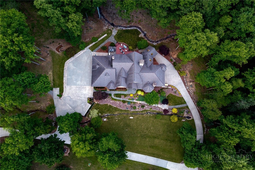 5712 Summit Road