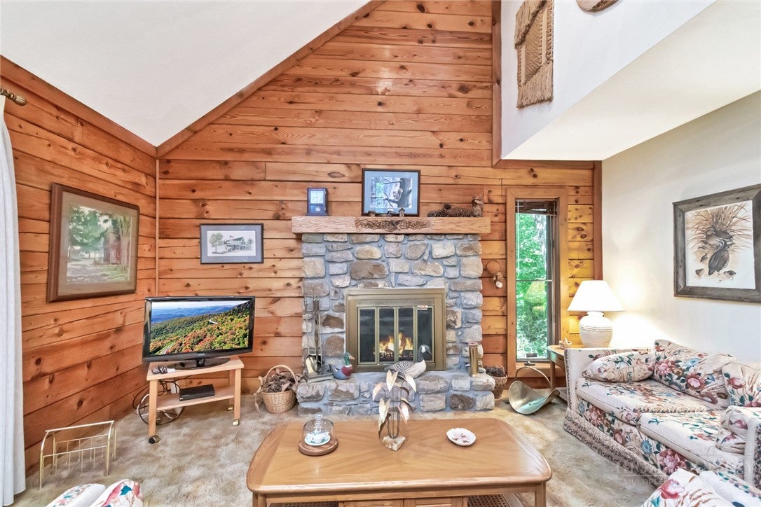 325 Grandview Drive