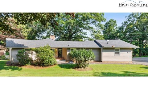 Photo of 197 Sierra Vista, Boone, NC 28607 (MLS # 251064)