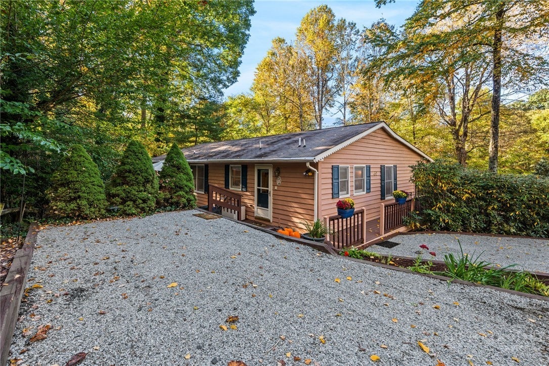 60 Pine View Road