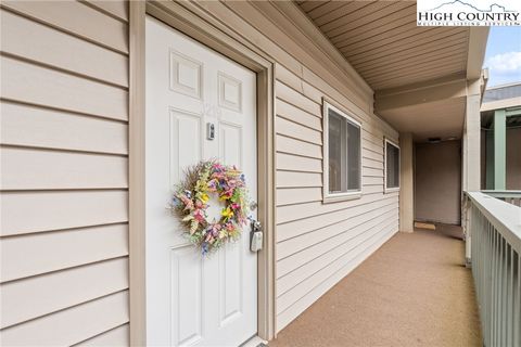 Photo of 301 Pinnacle Inn Road #3219, Beech Mountain, NC 28604 (MLS # 260707)