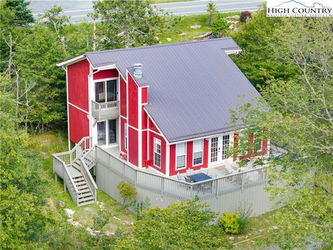 Photo of 104 Skiway Lane, Beech Mountain, NC 28604 (MLS # 255509)