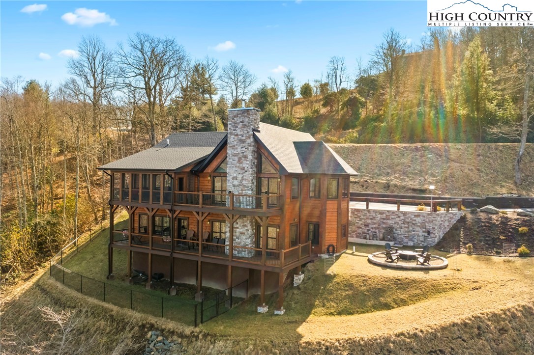 Boone, North Carolina 28607, United States, 3 Bedrooms Bedrooms, ,3 BathroomsBathrooms,Residential,Active,90648